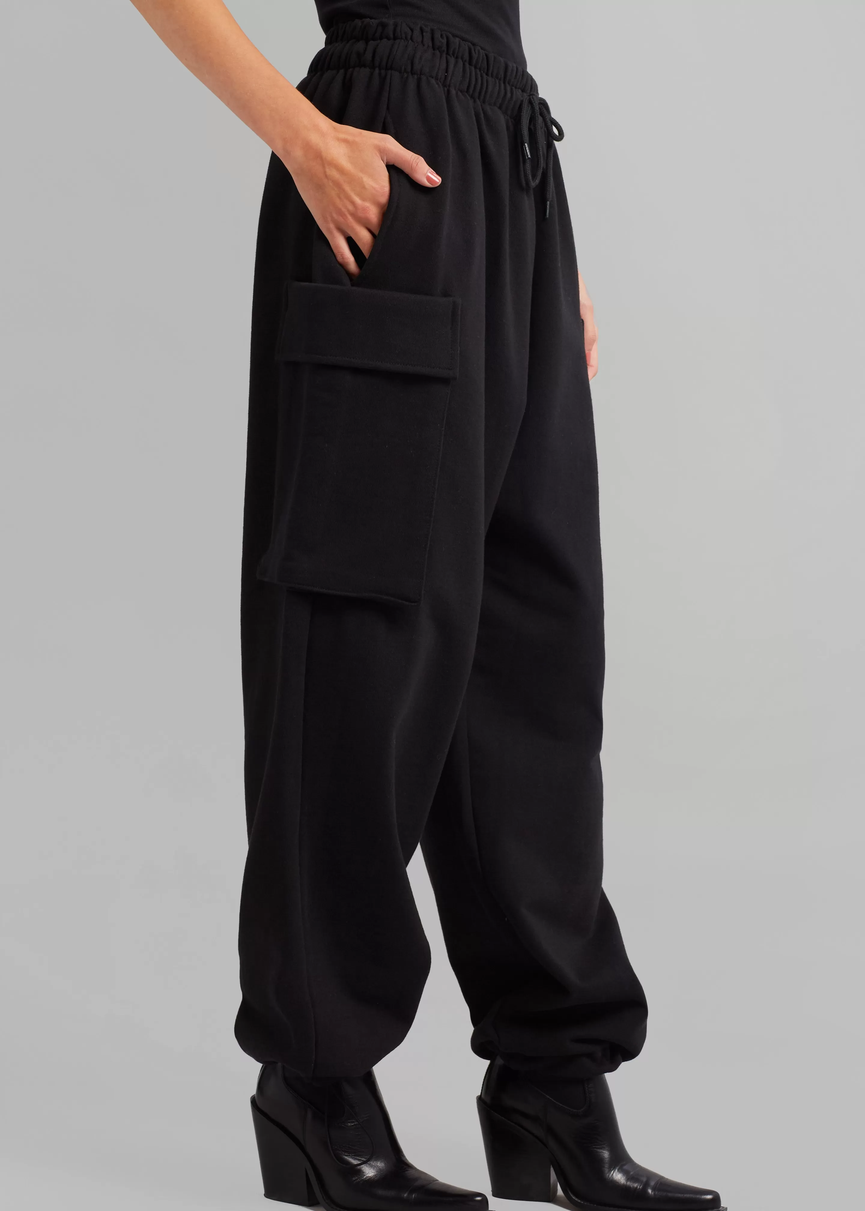 Loungewear | The Frankie Shop Aliz Cargo Sweatpants Black